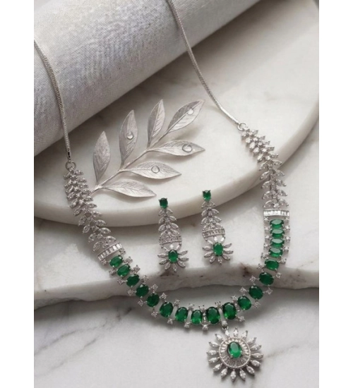 Generic Women's Brass Silver Plated Necklace set (Green)