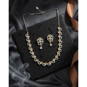 Generic Women's Brass Silver Plated Necklace set (Silver)