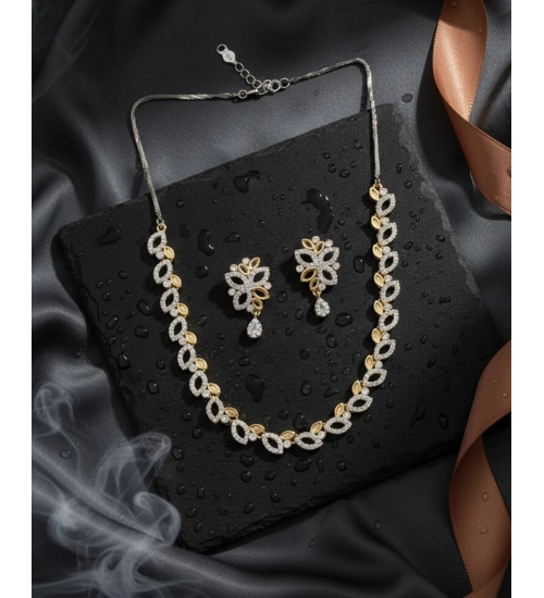 Generic Women's Brass Silver Plated Necklace set (Silver)