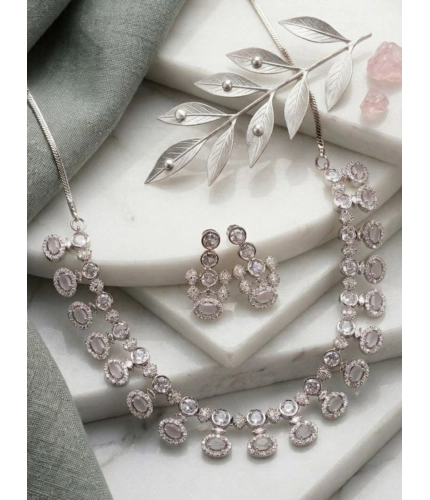 Generic Women's Brass Silver Plated Necklace set (White)