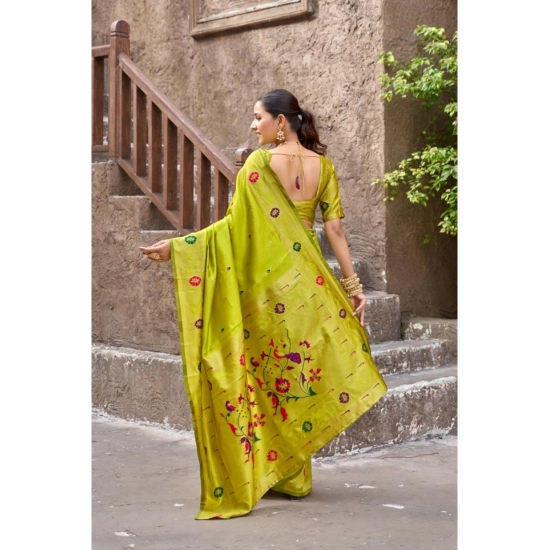 Generic Women's Silk Blend Woven Saree With Unstitched Blouse 5.5 Mtr (Lime)