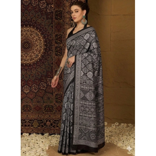 Generic Women's Crepe Printed Saree With Unstitched Blouse 5.5Mtr (Black) Generic Women's Crepe Printed Saree With Unstitched Blouse 5.5Mtr (Black)