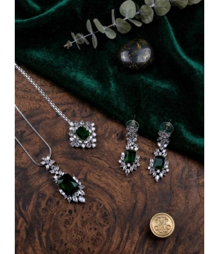 Generic Women's Brass Silver Plated Pendant Set (Green)