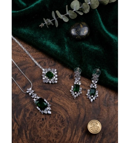 Generic Women's Brass Silver Plated Pendant Set (Green)