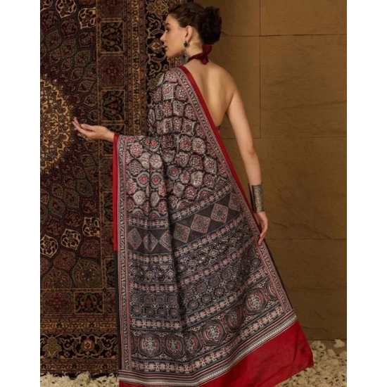 Generic Women's Crepe Printed Saree With Unstitched Blouse 5.5Mtr (Multicolor) Generic Women's Crepe Printed Saree With Unstitched Blouse 5.5Mtr (Multicolor)