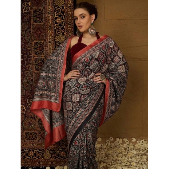Generic Women's Crepe Printed Saree With Unstitched Blouse 5.5Mtr (Multicolor) Generic Women's Crepe Printed Saree With Unstitched Blouse 5.5Mtr (Multicolor)