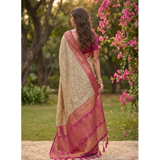 Generic Women's Cotton Printed Saree With Unstitched Blouse 5.5Mtr (Multicolor)