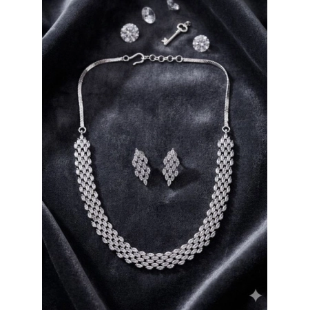 Generic Women's Brass Silver Plated Necklace set (Silver)