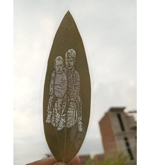 Generic Custom Engraved Leaf Art – Parent And Child Portrait on Natural Leaf