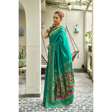 Generic Women's Silk Blend Woven Saree With Unstitched Blouse 5.5 Mtr (Green) Generic Women's Silk Blend Woven Saree With Unstitched Blouse 5.5 Mtr (Green)
