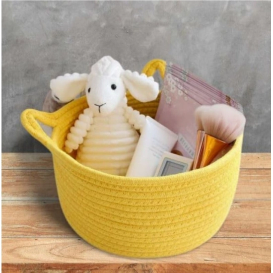 Generic Cotton Pack Of_1 Plain Cat Basket 9x5 Inch (Yellow) Generic Cotton Pack Of_1 Plain Cat Basket 9x5 Inch (Yellow)